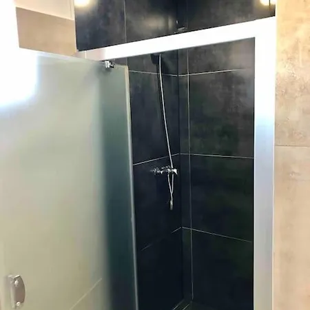 Spacious Near Hockey And Football Arena