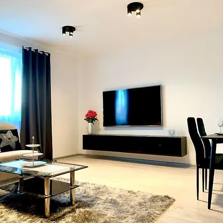Apartmán Spacious Near Hockey And Football Arena *