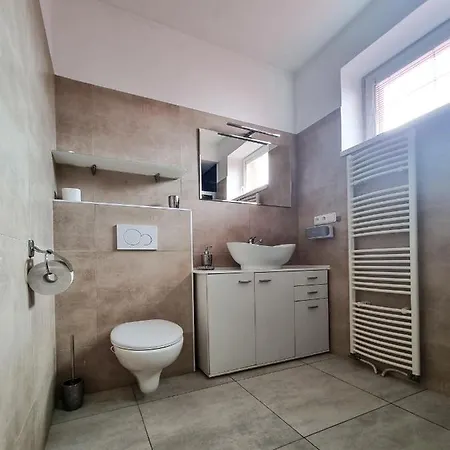 Spacious Near Hockey And Football Arena * ברטיסלאבה